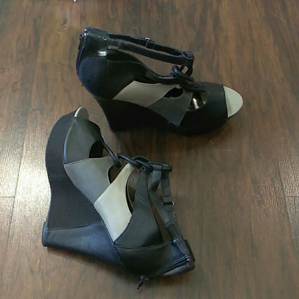 Woman's wedges